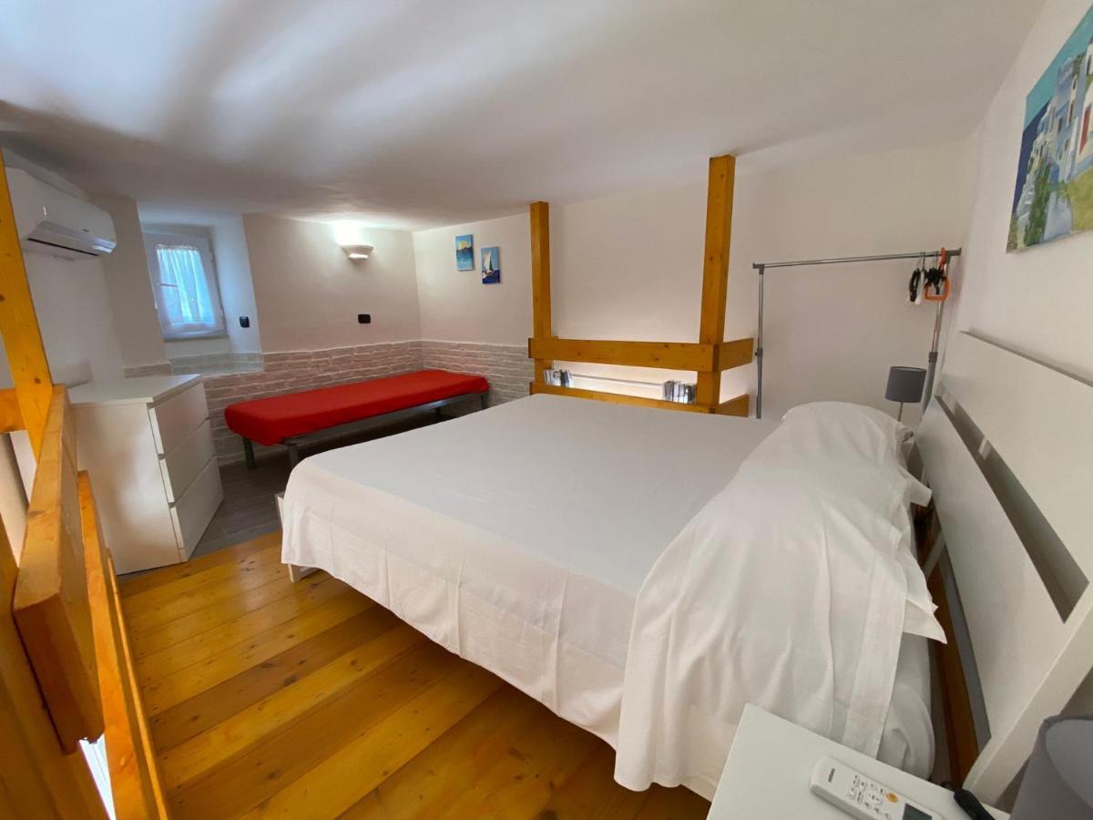 Magi - Zeus Apartment Ponza Luaran gambar